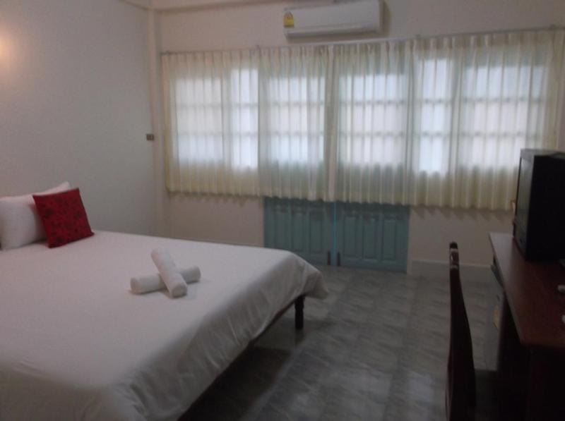 Albatross Guesthouse @ Thungwualaen Beach Pathiu Luaran gambar