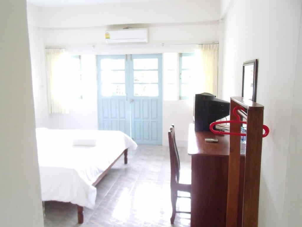 Albatross Guesthouse @ Thungwualaen Beach Pathiu Luaran gambar